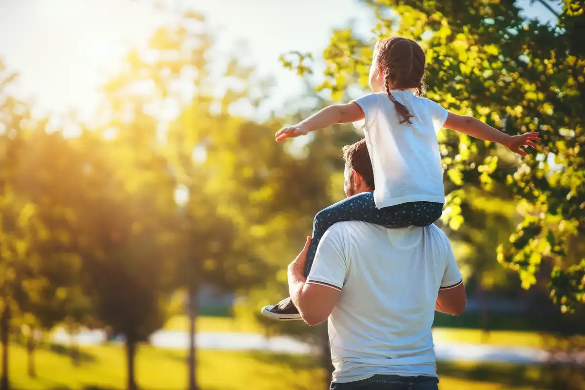 La scuola cancella la festa del papà per non offendere le «famiglie» gay