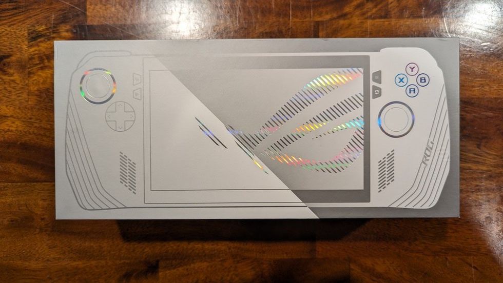 a photo of the Asus ROG ALLY (RC71L) handheld gaming PC box