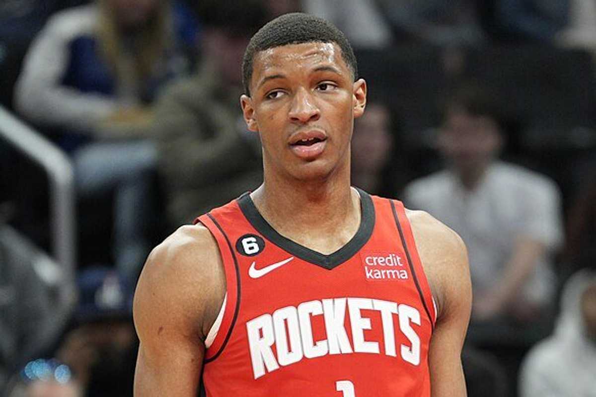 Dunn suspended 2 games, Smith banned a game by the NBA for their fight in Jazz-Rockets game