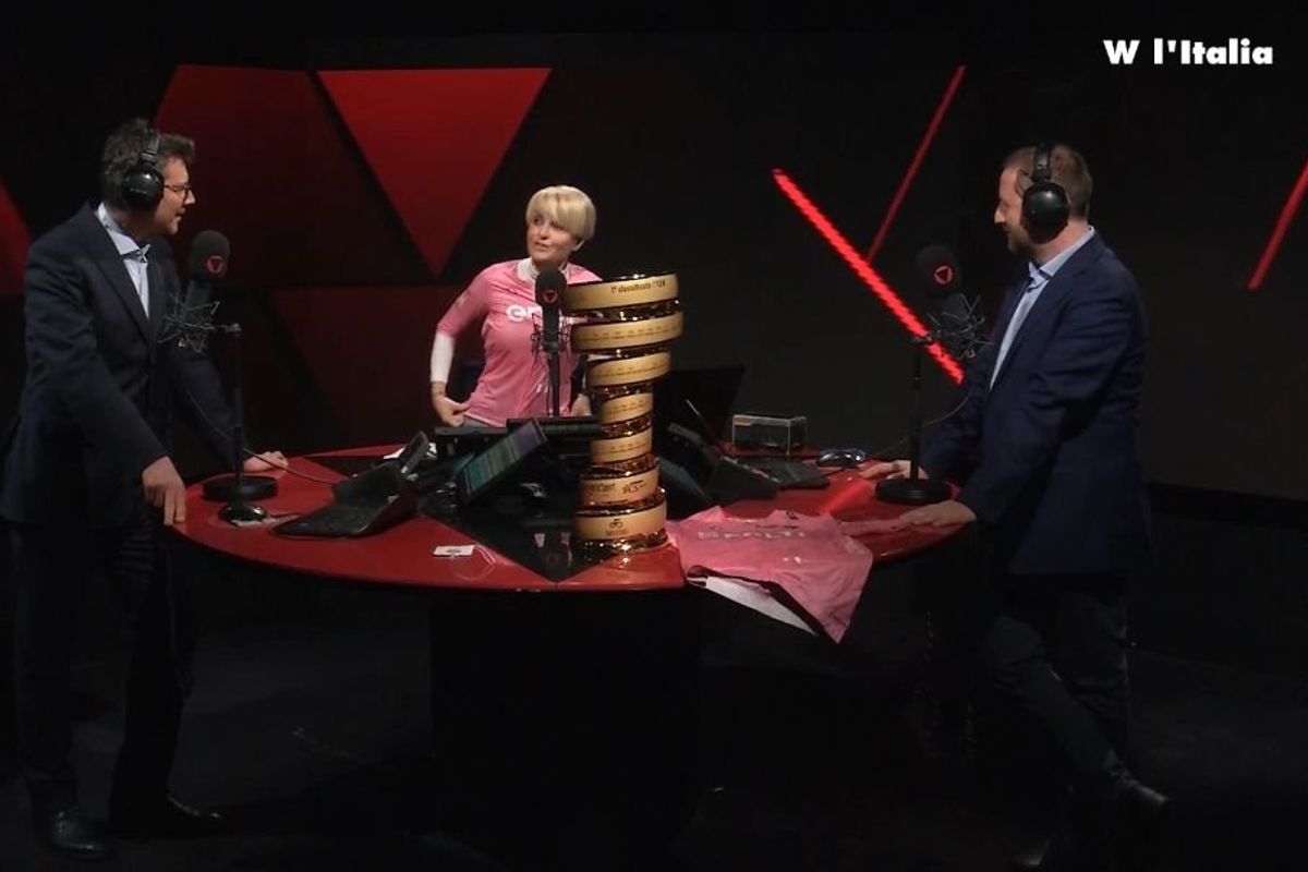 Giro d’Italia, il «Trofeo senza fine» arriva negli studi di Rtl 102.5