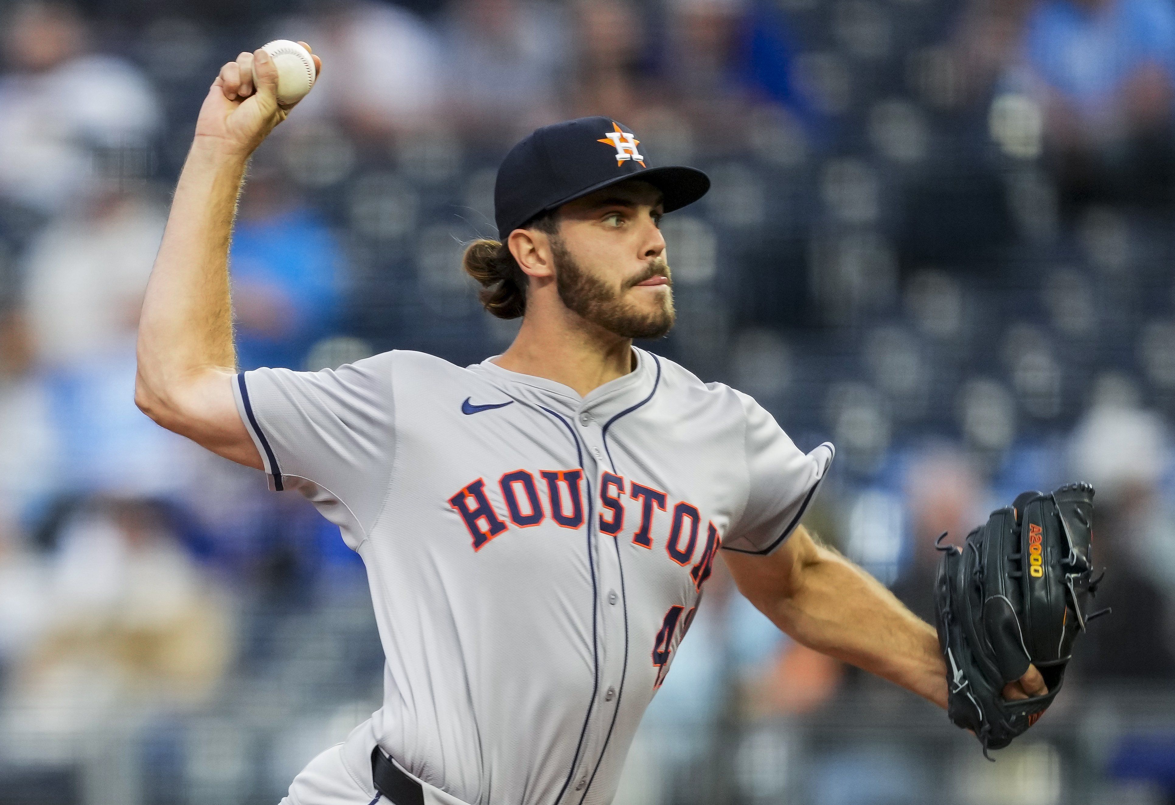 Astros top pitching prospect Spencer Arrighetti struggles in MLB debut against Royals