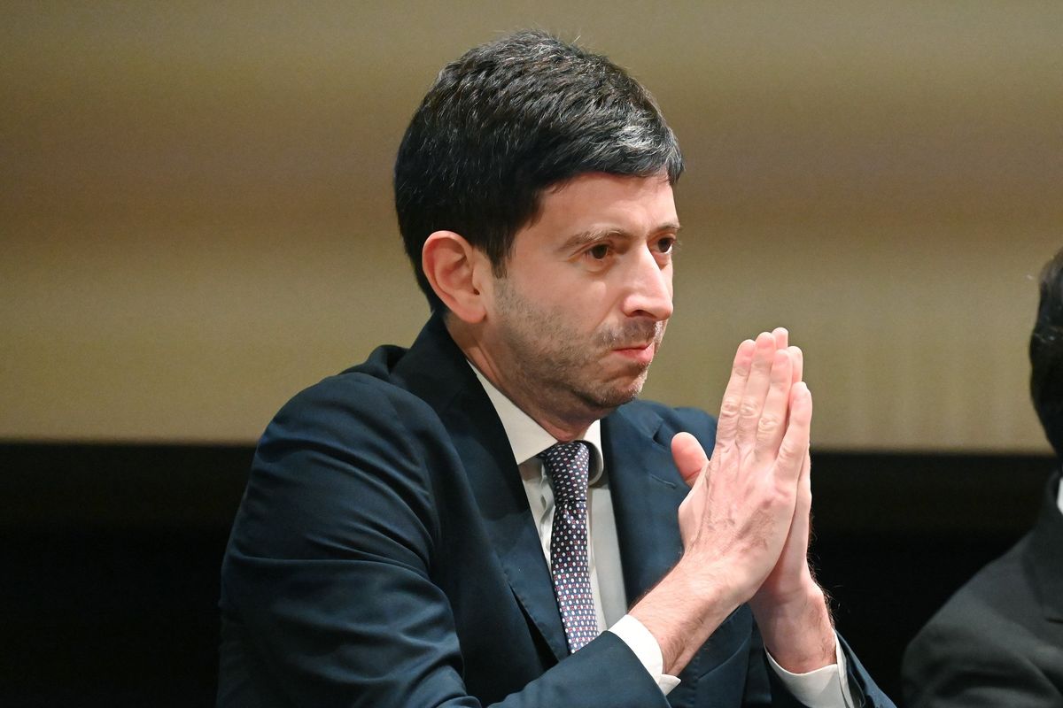 Speranza smetta di frignare: la vittima non è lui