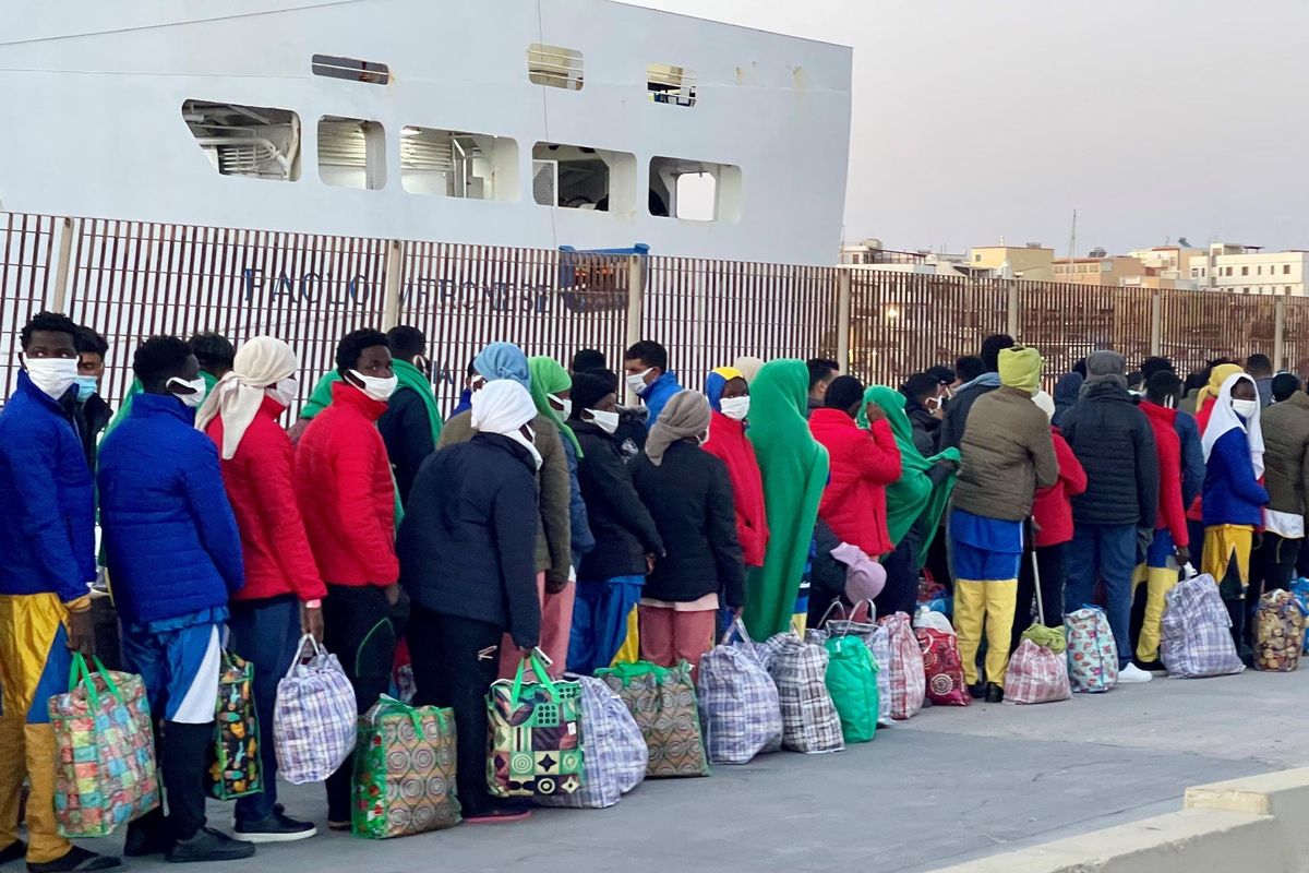 Vescovi e coop contro gli aumenti di stipendio