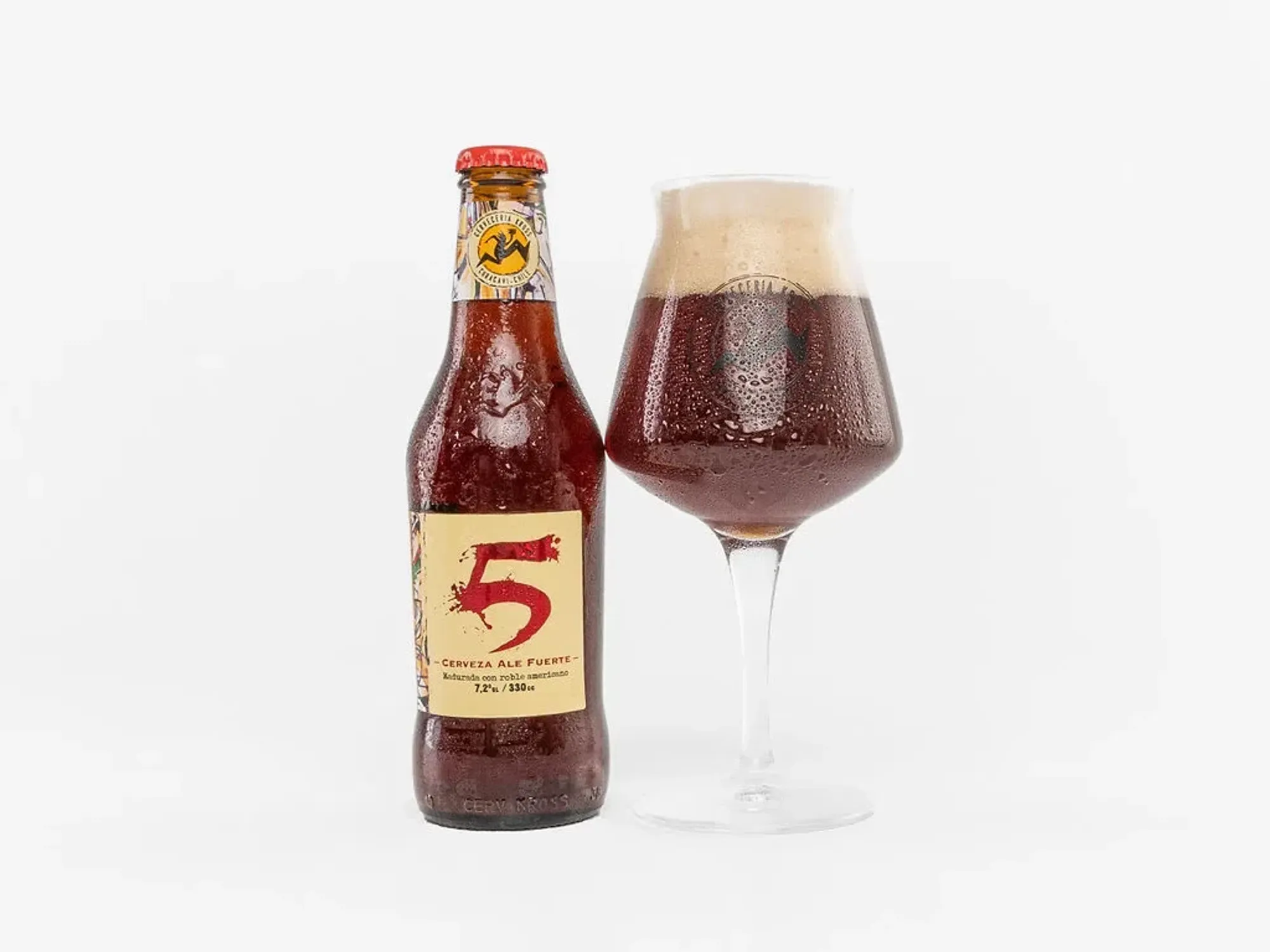 Promotional photo showcasing Chilean 'Kross 5' Beer.