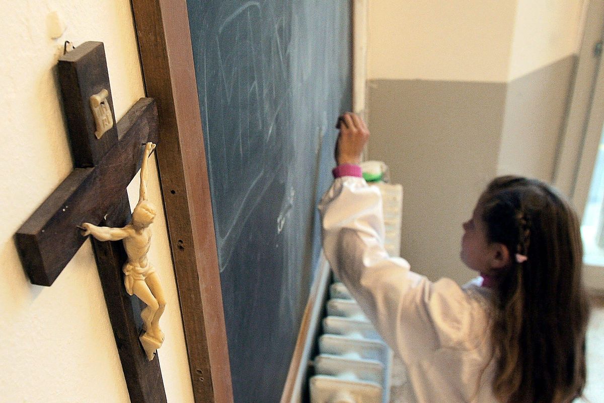 Gratti il laico e trovi il nemico dell’Occidente