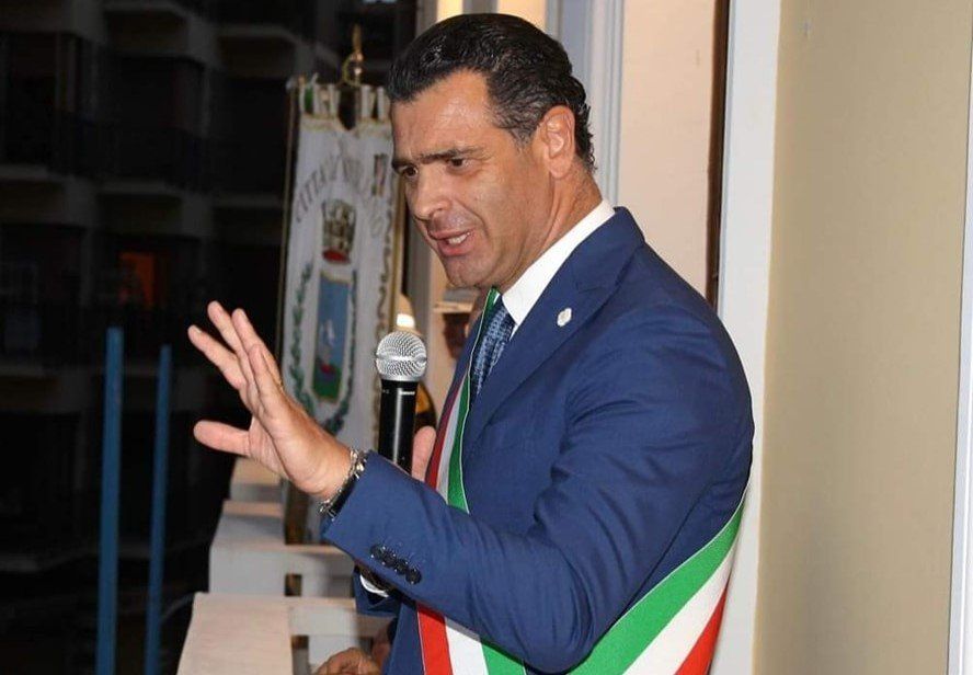 Blitz nel feudo rosso: preso sindaco già del Pd