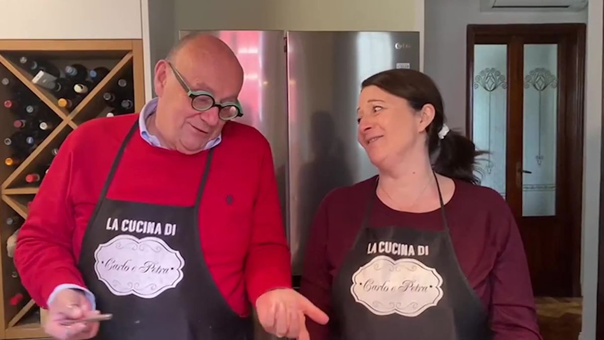 Le pillole di galateo di Petra e Carlo: come servire gli asparagi