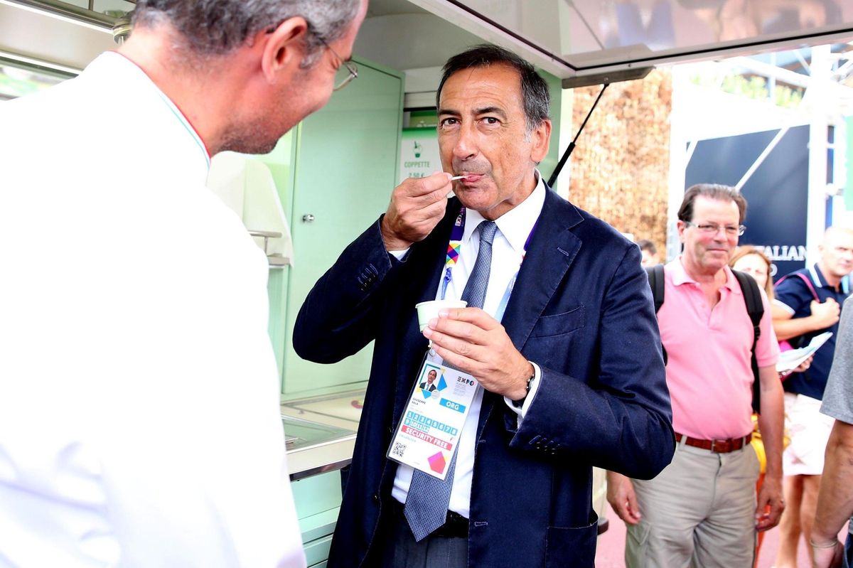 La tolleranza zero per Beppe Sala. Mette al bando coni gelato e bibite