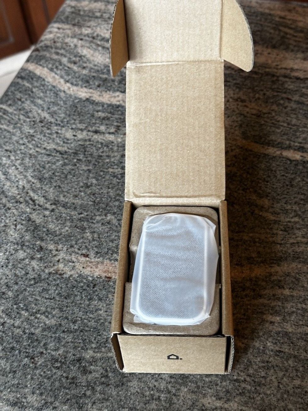 a photo of the vivint chimer extender box opened