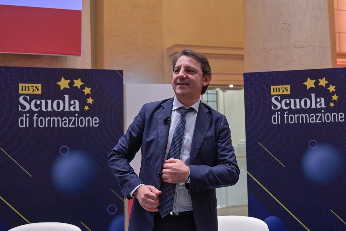 Tridico cerca un «reddito» nell’Ue. Fratoianni punta su Leoluca Orlando