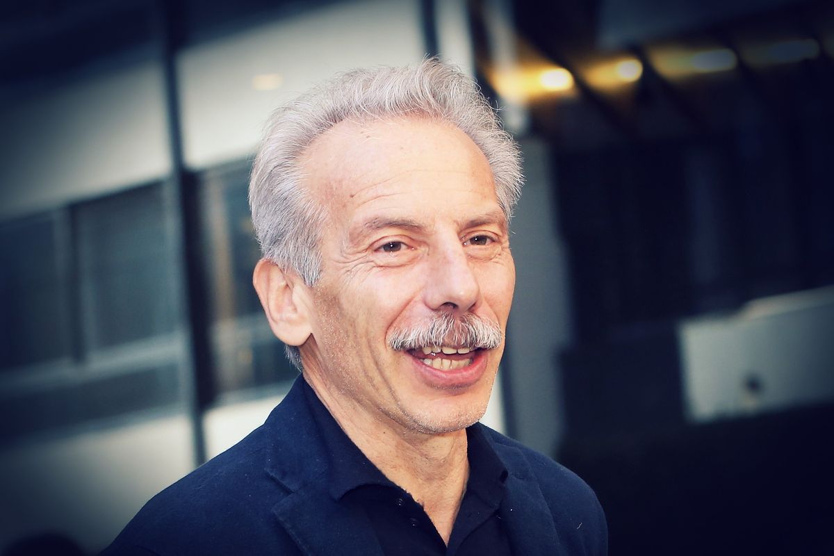 Sala non falcia i prati: «Giova alla natura»