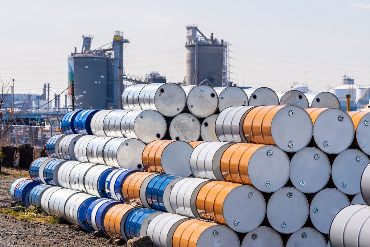 Il petrolio per ora non si impenna. Ma se Hormuz si blocca saranno guai