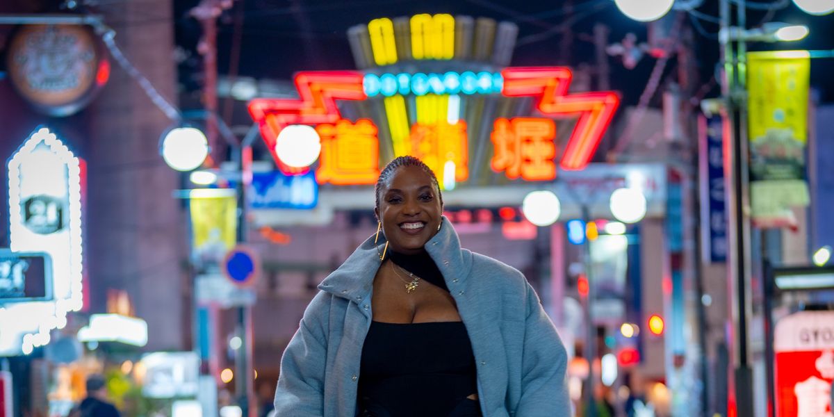 Black-woman-smiling-on-solo-trip-to-Japan