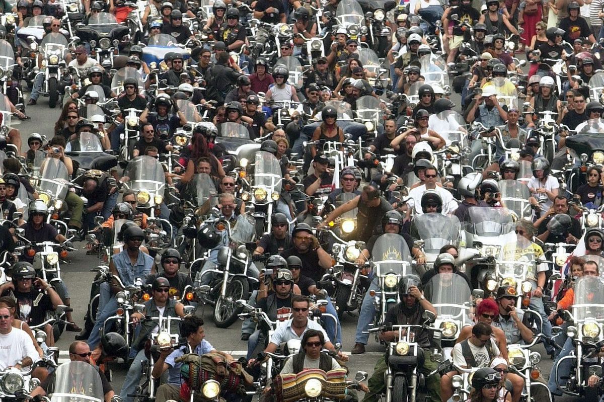 Dai bikers alle donne-fumetto: ognuno vuole la sua giornata nazionale