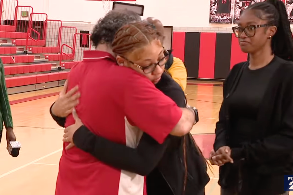 detroit high school students; high school students save teacher; students save teacher; students give cpr