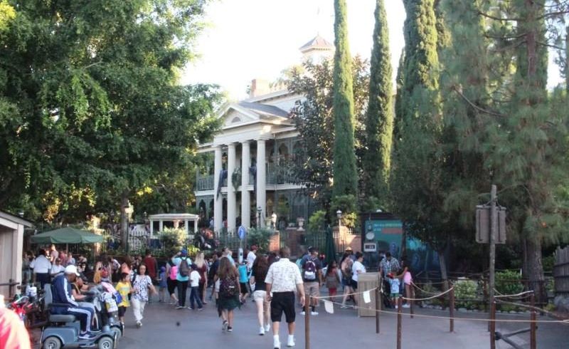 Haunted Mansion, Disneyland, color theory