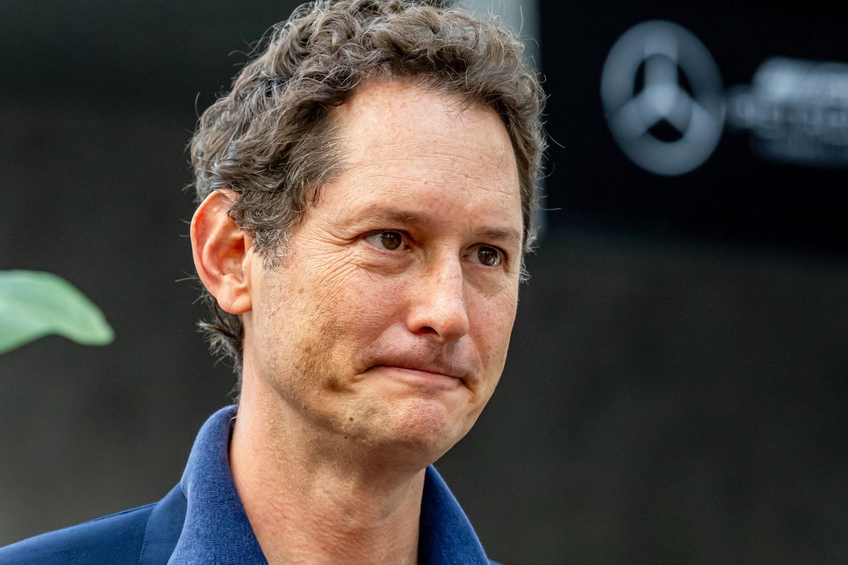 Stellantis e la storia del prestito Sace restituito prima per aver mani libere