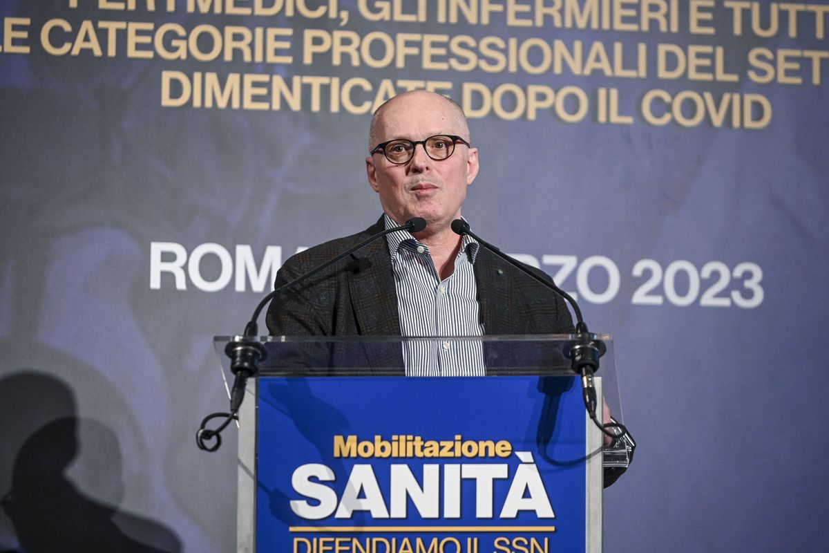 Ricciardi impazzisce (e racconta bugie) dopo il no dell’Italia al green pass Oms