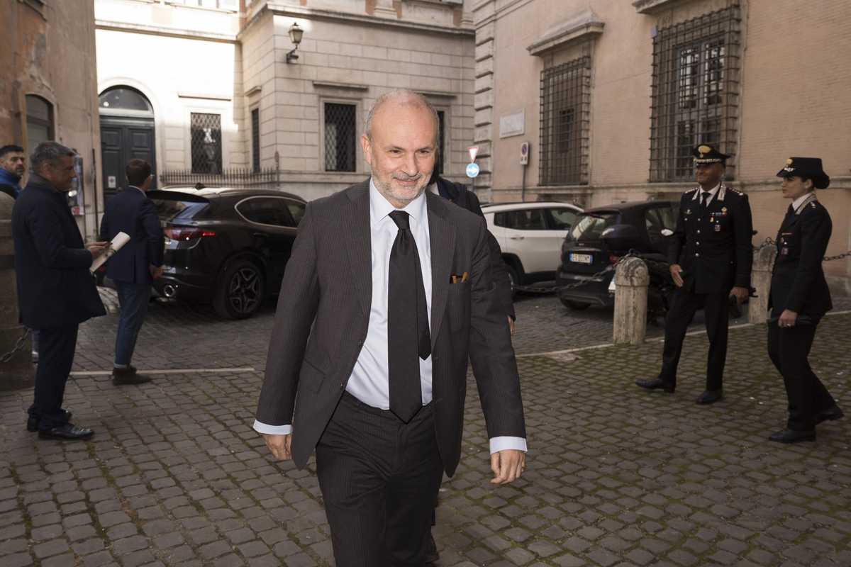 Beffa per i danneggiati dal vaccino. Zero euro: il rimborso non è previsto