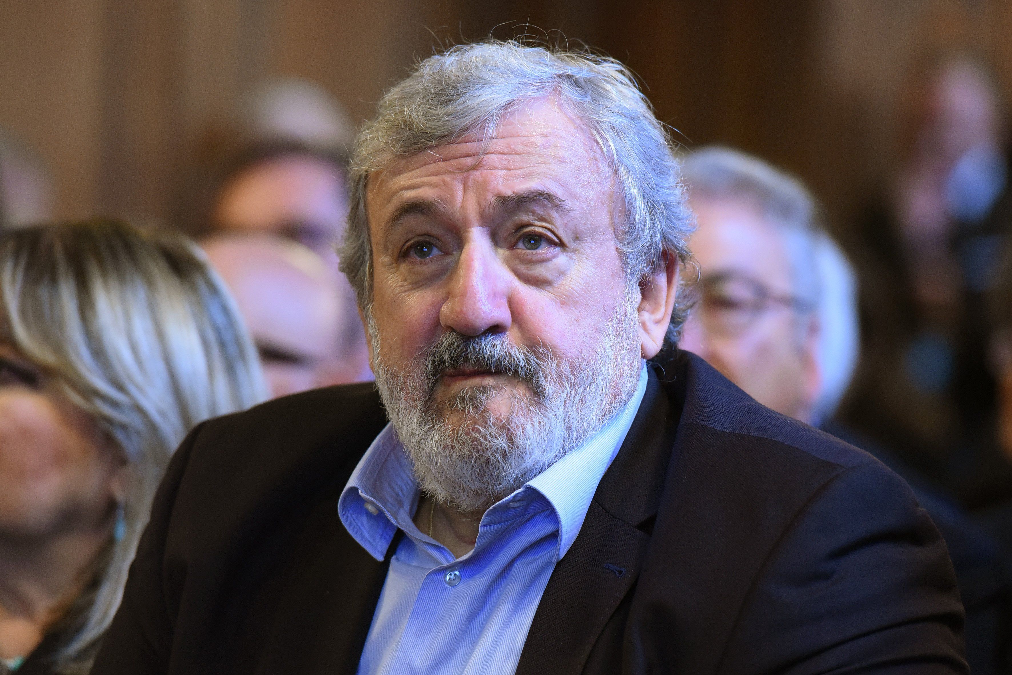 Emiliano cerca di trovare una scusa per non parlare davanti all’Antimafia