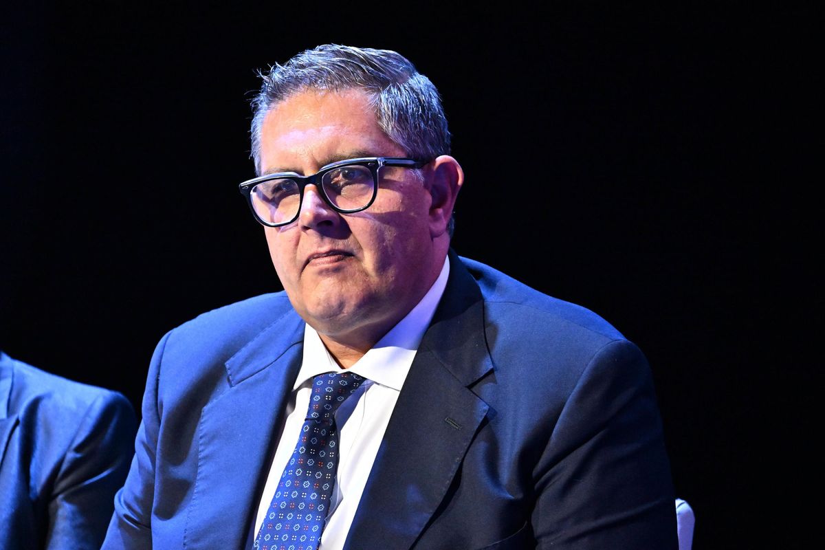 Ecco come Toti vuole rispondere alle accuse