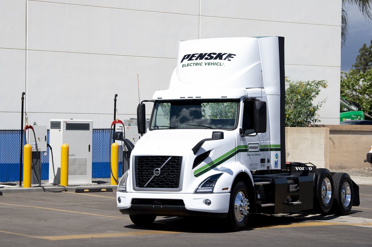 The Penske electric truck fleet includes the Volvo VNR Class 8 truck.
