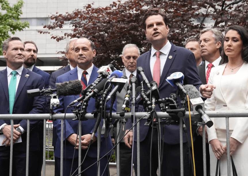 Sucking Up: House Republicans Want To Give Trump A Gold Medal