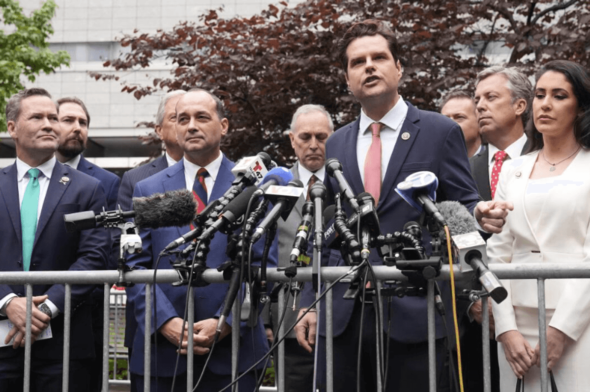 Sucking Up: House Republicans Want To Give Trump A Gold Medal