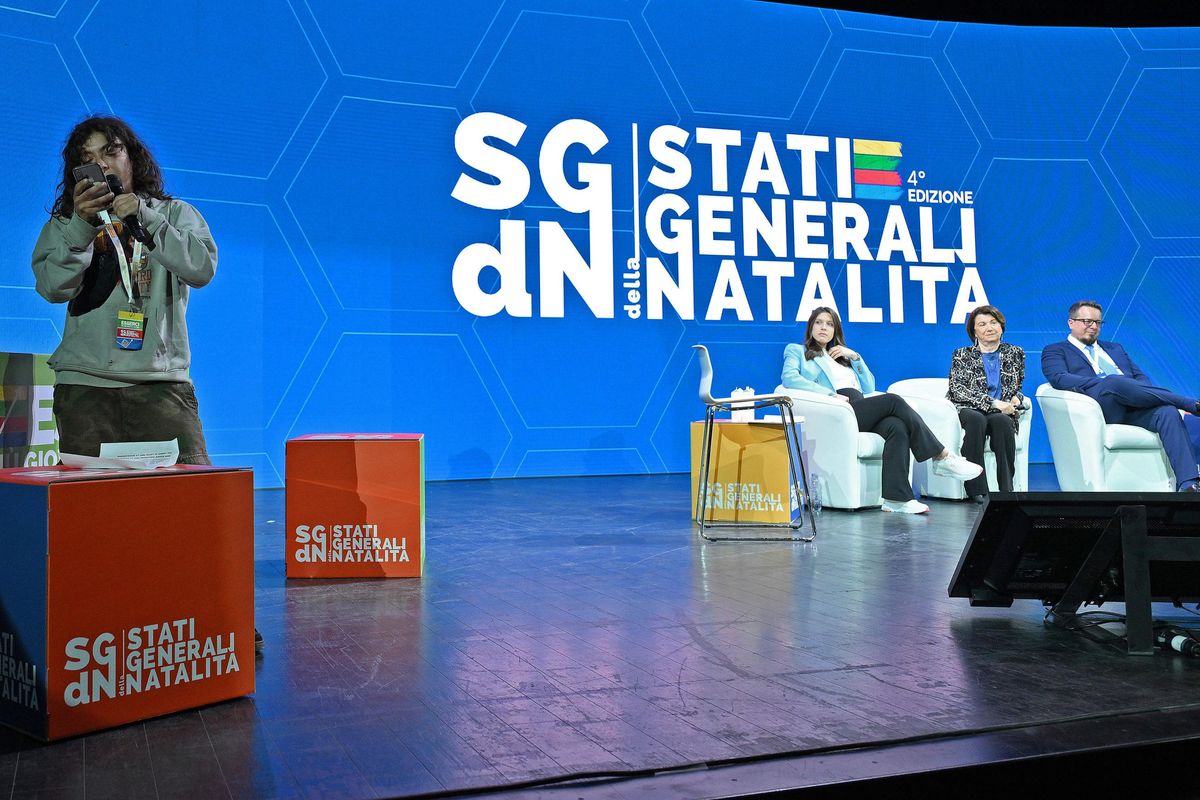 La sinistra «vittima» di censura adesso censura i suoi nemici