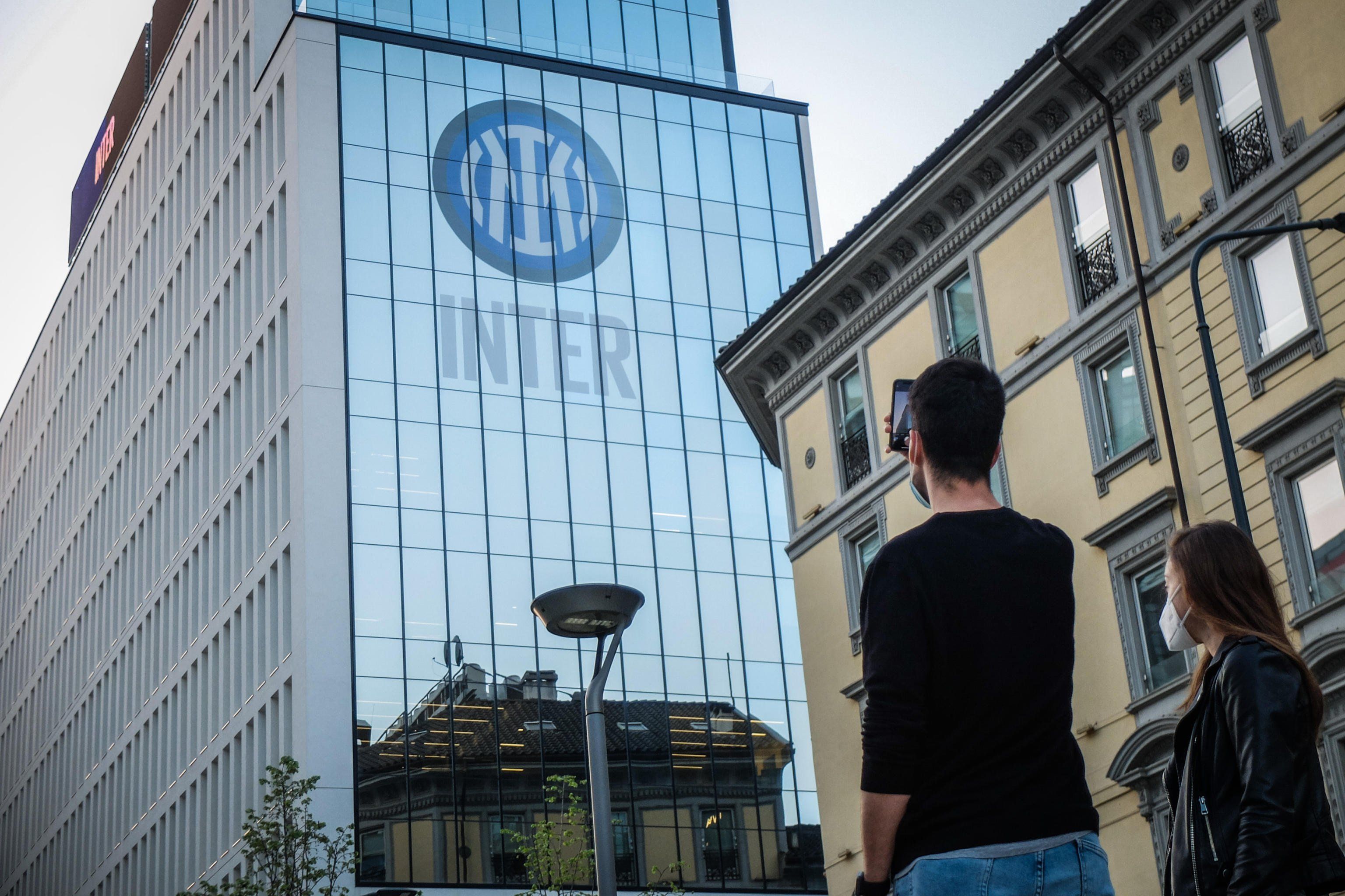 Troppa finanza tra Milano e il pallone. Per l’Inter rispuntano i sauditi di Pif