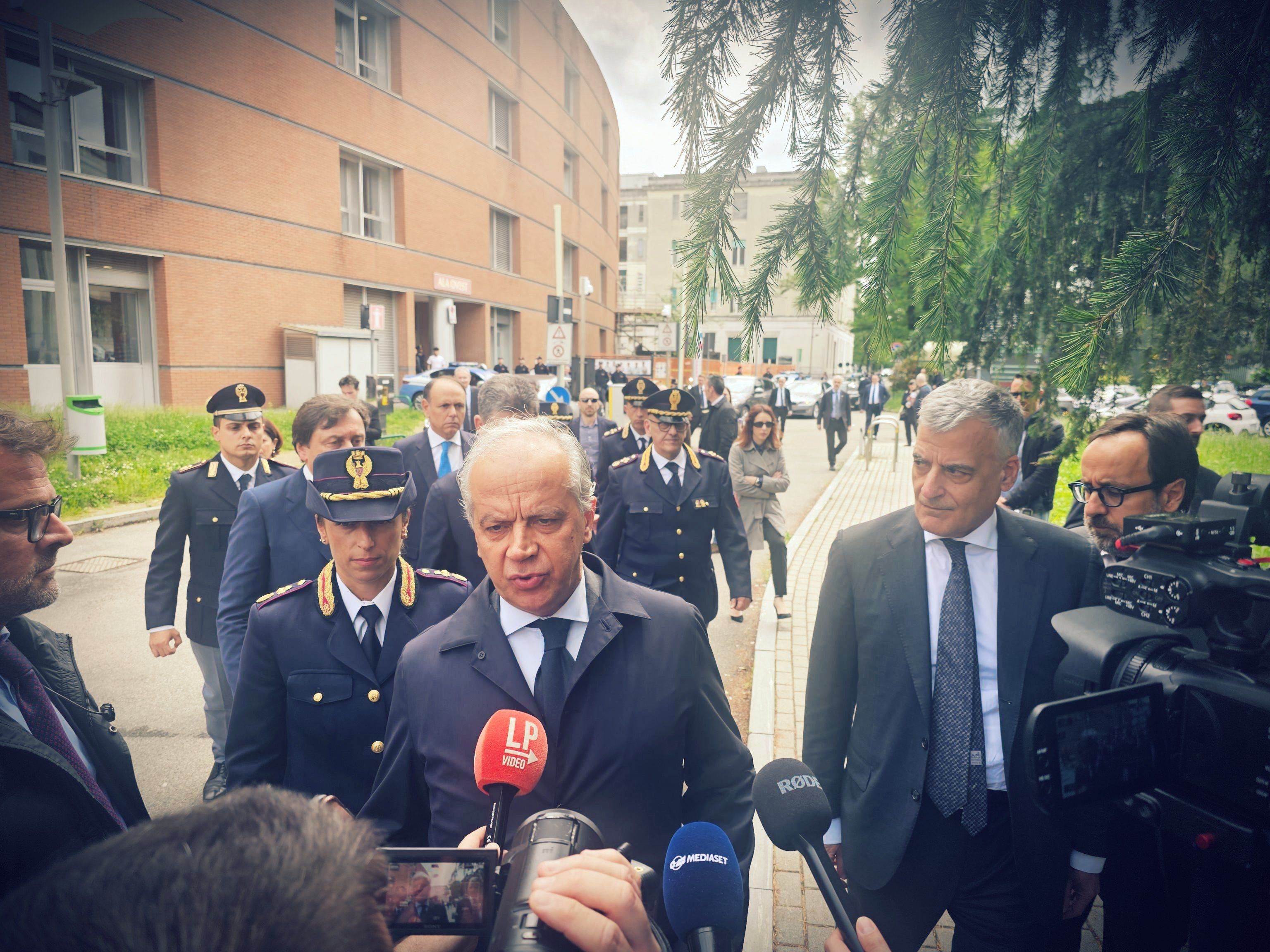 Piantedosi: «A Milano faremo un altro Cpr». Ma Sala frigna ancora: «Non ci ha avvisato»