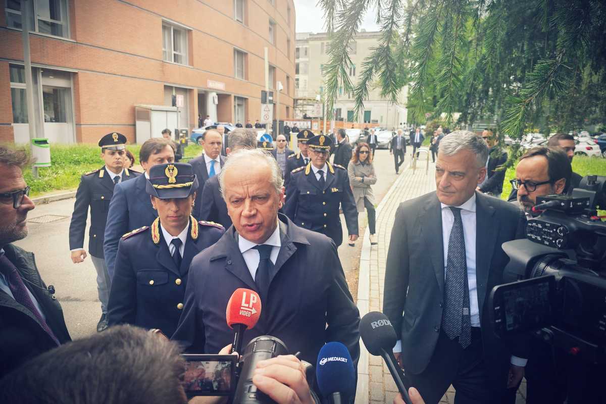 Piantedosi: «A Milano faremo un altro Cpr». Ma Sala frigna ancora: «Non ci ha avvisato»