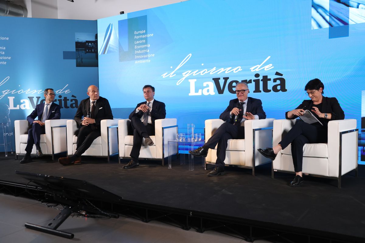 «L'Europa rischia di essere un vaso di coccio tra due di ferro, Cina e Usa»
