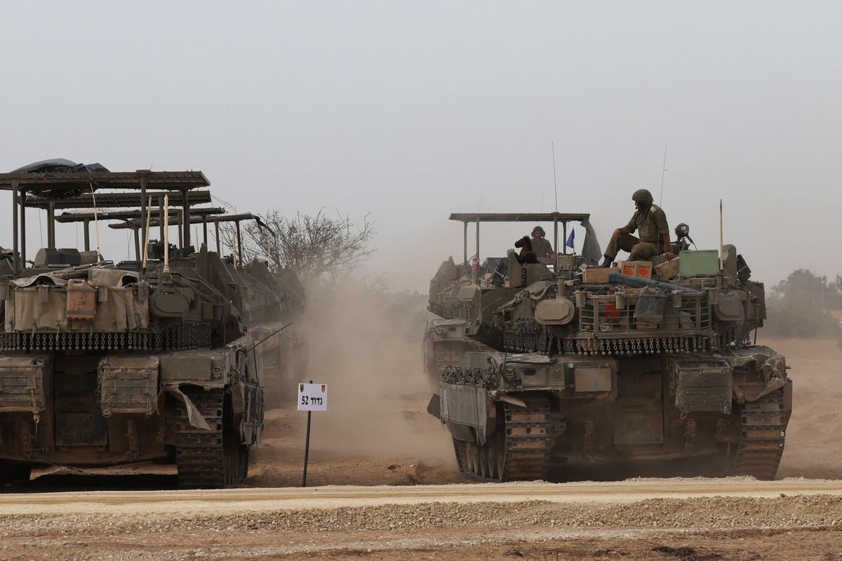 Il doppio binario di Israele: tank e negoziati