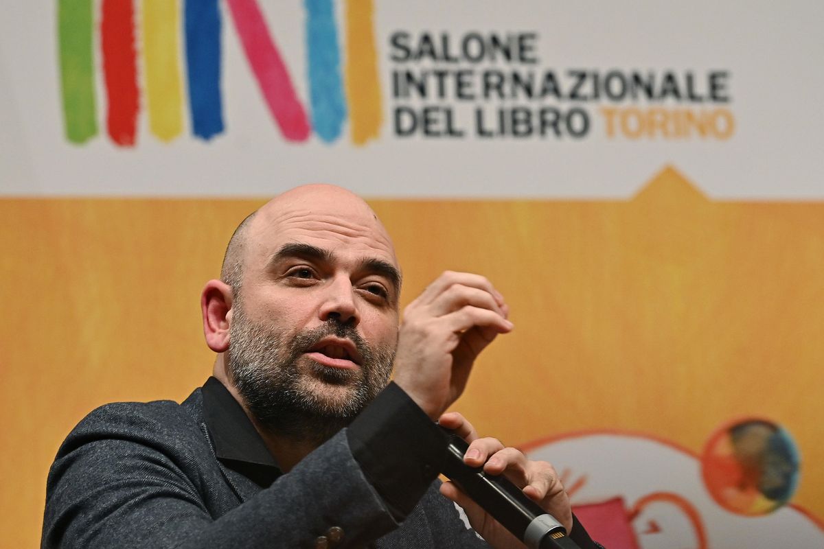 La farsa dei palloni gonfiati che fanno gli epurati