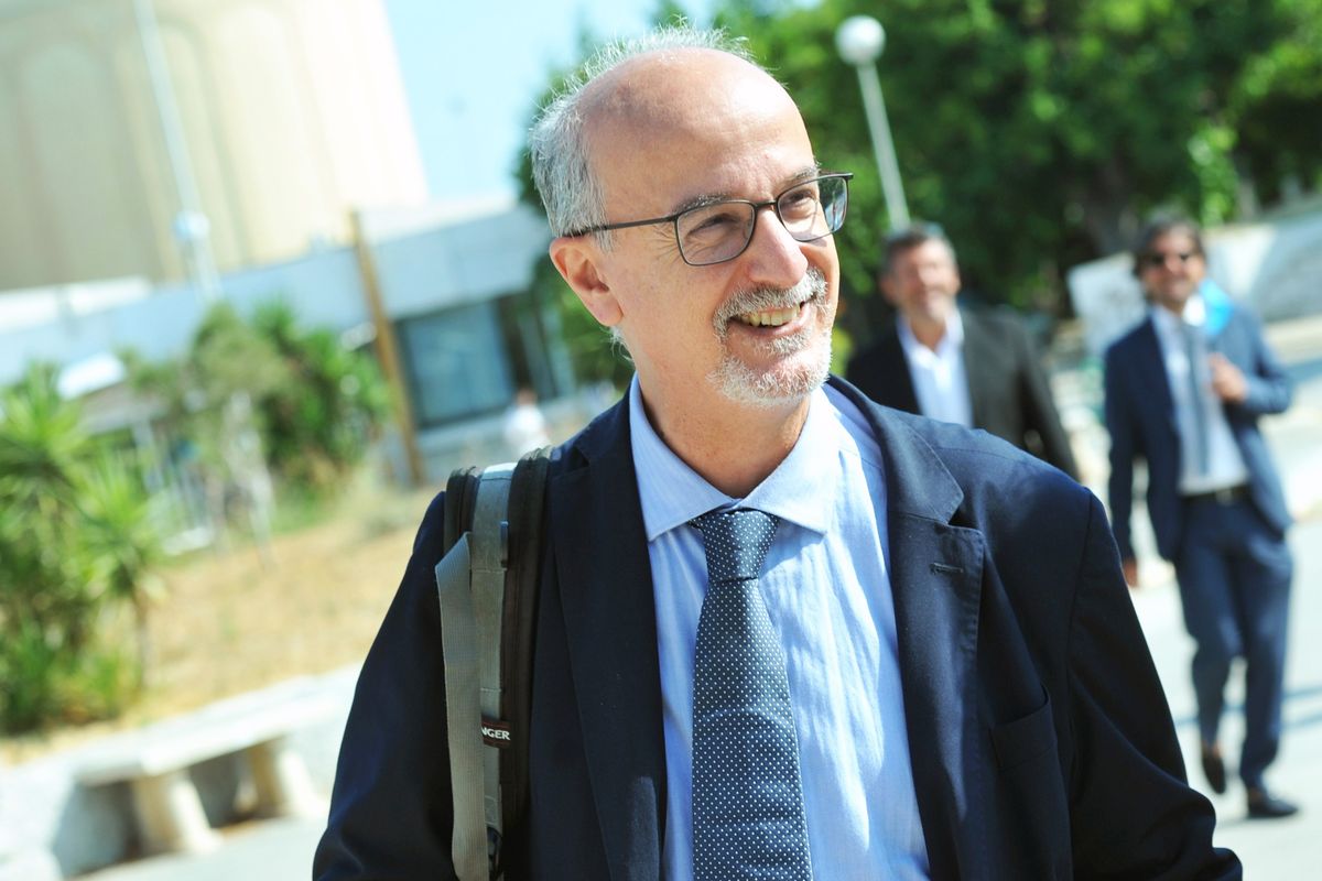 La Puglia nega il diritto allo studio agli infermieri senza quarta dose