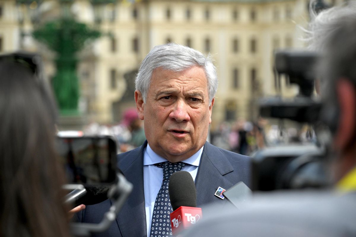 Tajani frena gli ultrà dell’escalation: «Da Biden ok a colpire una sola base»