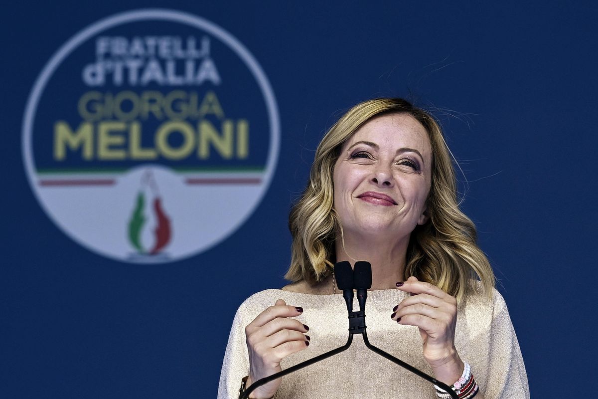 Meloni sfida Schlein: «Io antidemocratica? Risponda al Pse»