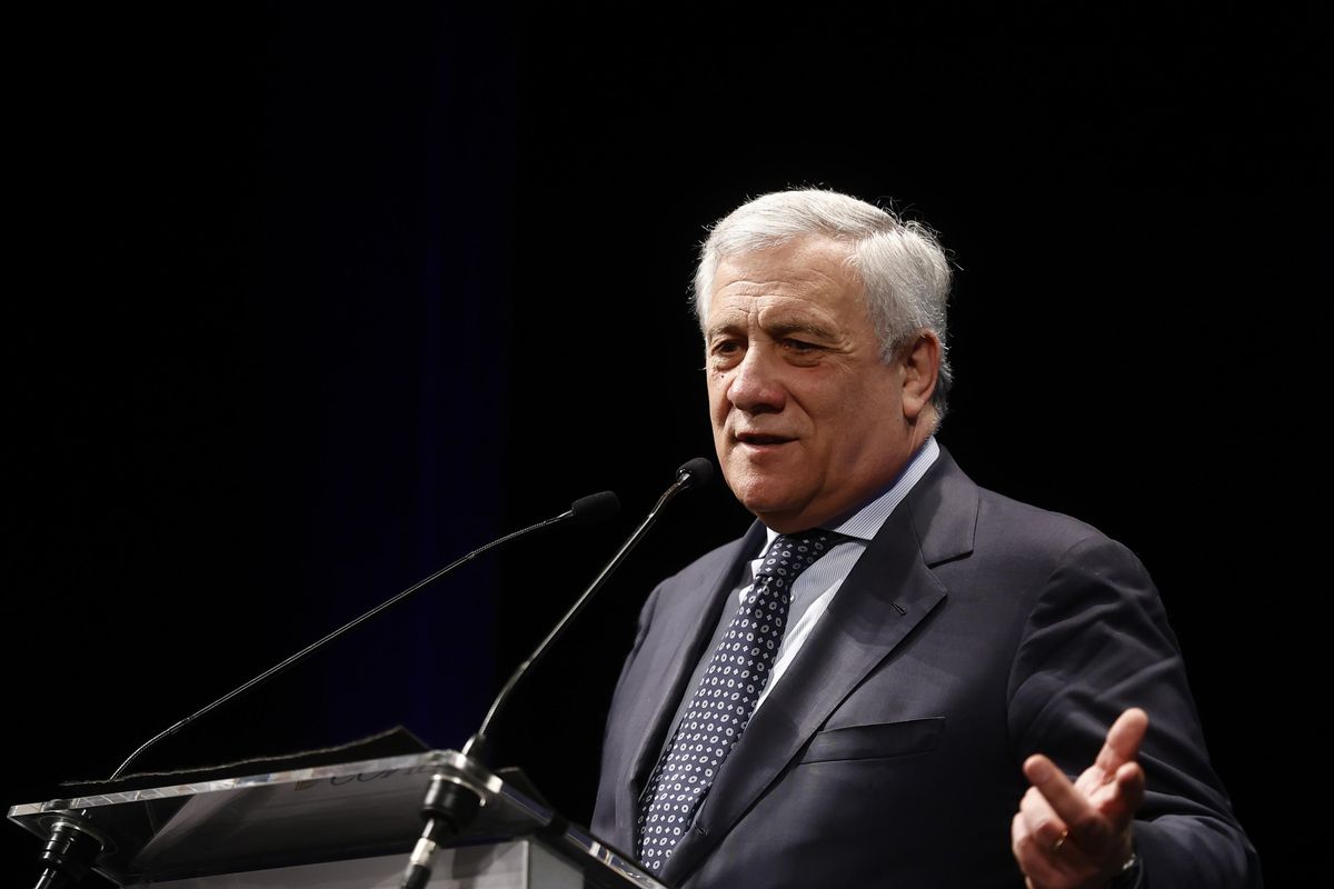 Il testa a testa di Tajani con la Lega: «Forza Trump? Meglio Forza Italia»