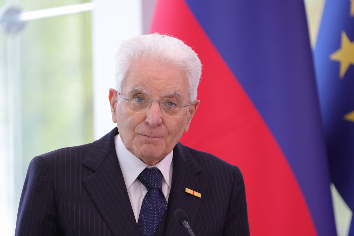 Caro Mattarella, si rilegga la Carta. Sovrano è il popolo, non Bruxelles