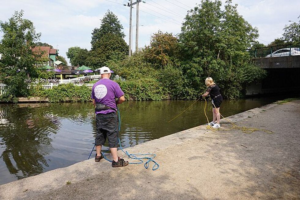 Magnet fishers in New York find a safe with $100,000 in cash