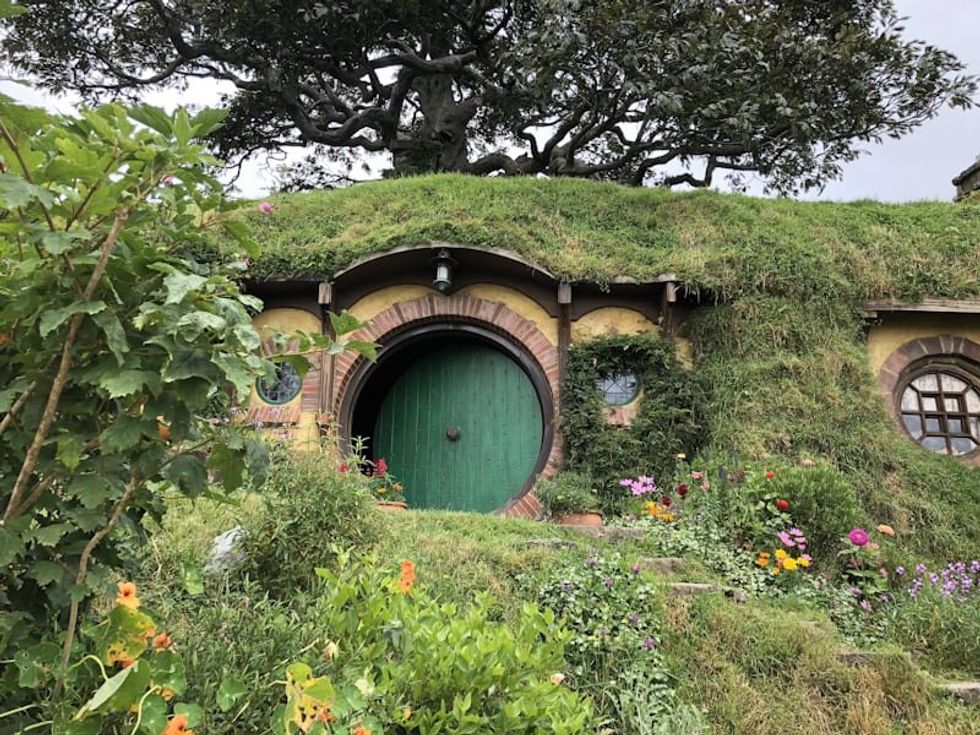 set of hobbiton from lord of the rings