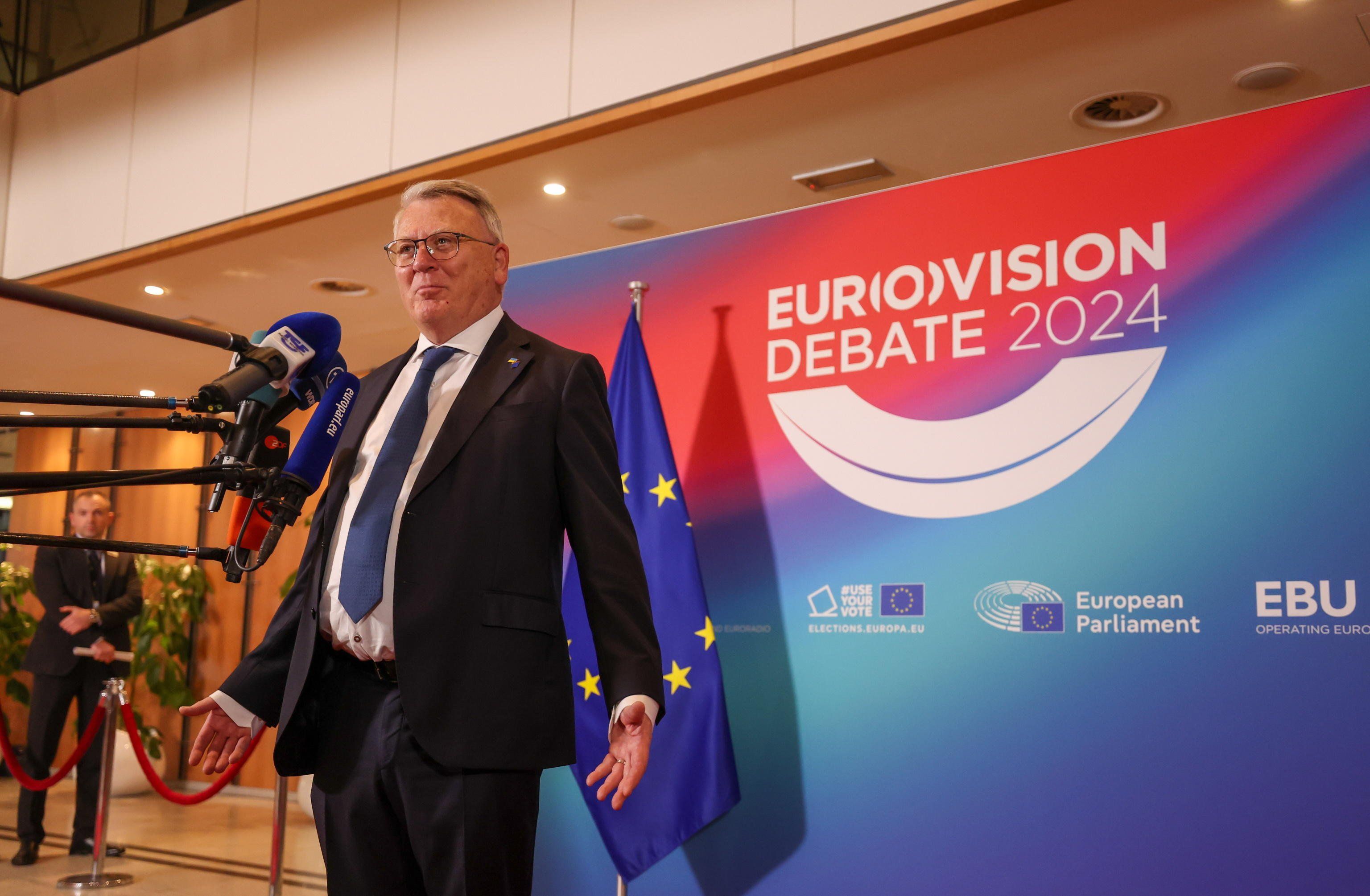 Aiutino dei socialisti all’unione delle destre