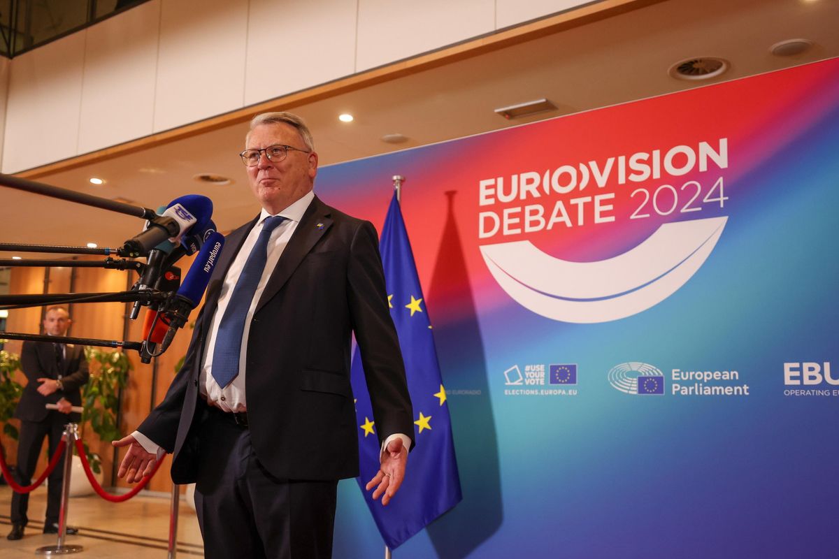 Aiutino dei socialisti all’unione delle destre