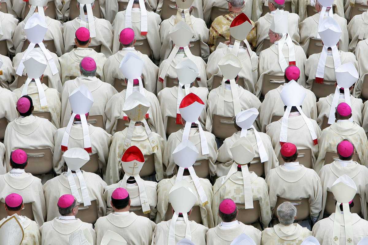 I vescovi fomentano la propaganda green. Ora il nuovo dogma sono i pannelli solari