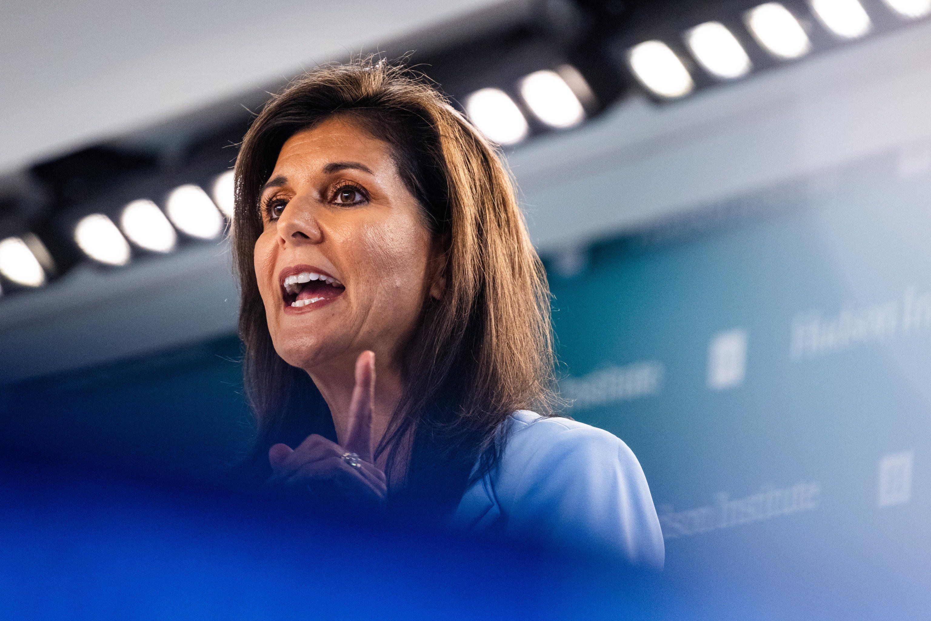 La Haley vota Trump e gli porta in dote Pentagono e sponsor