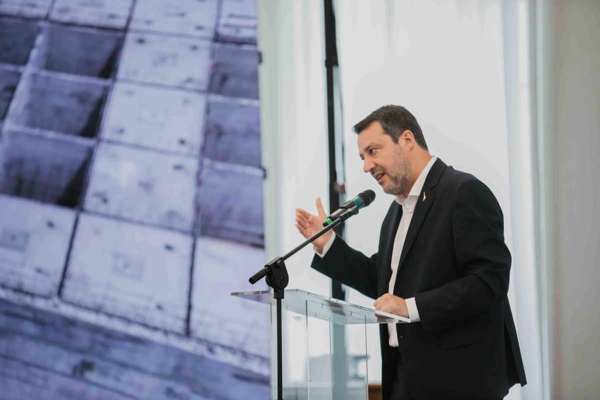 Salvini battezza la nuova diga e difende Toti