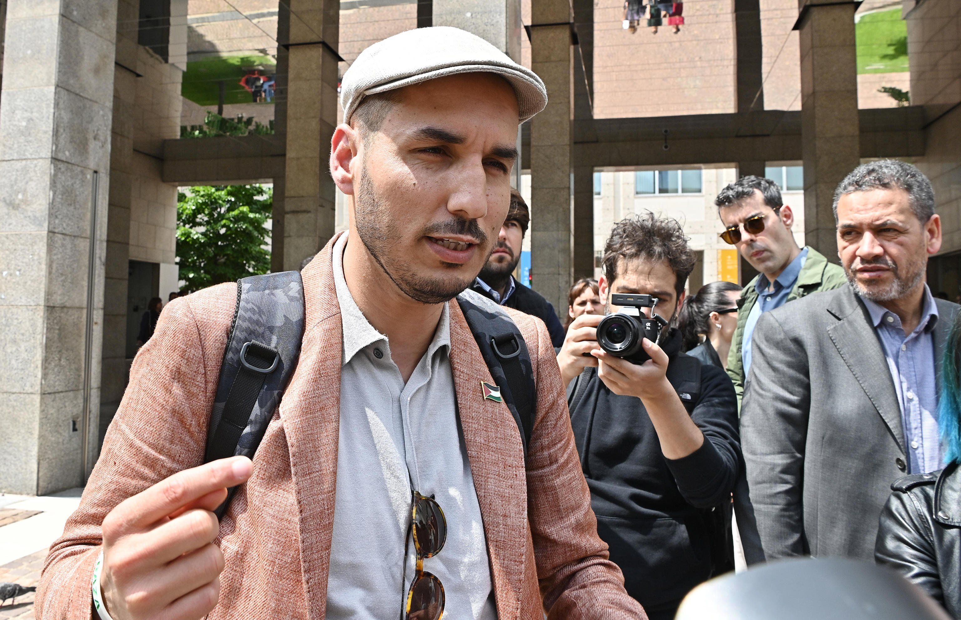 Pure l’imam di Torino ridicolizza i censori: «Non studiare Dante è una scelta assurda»