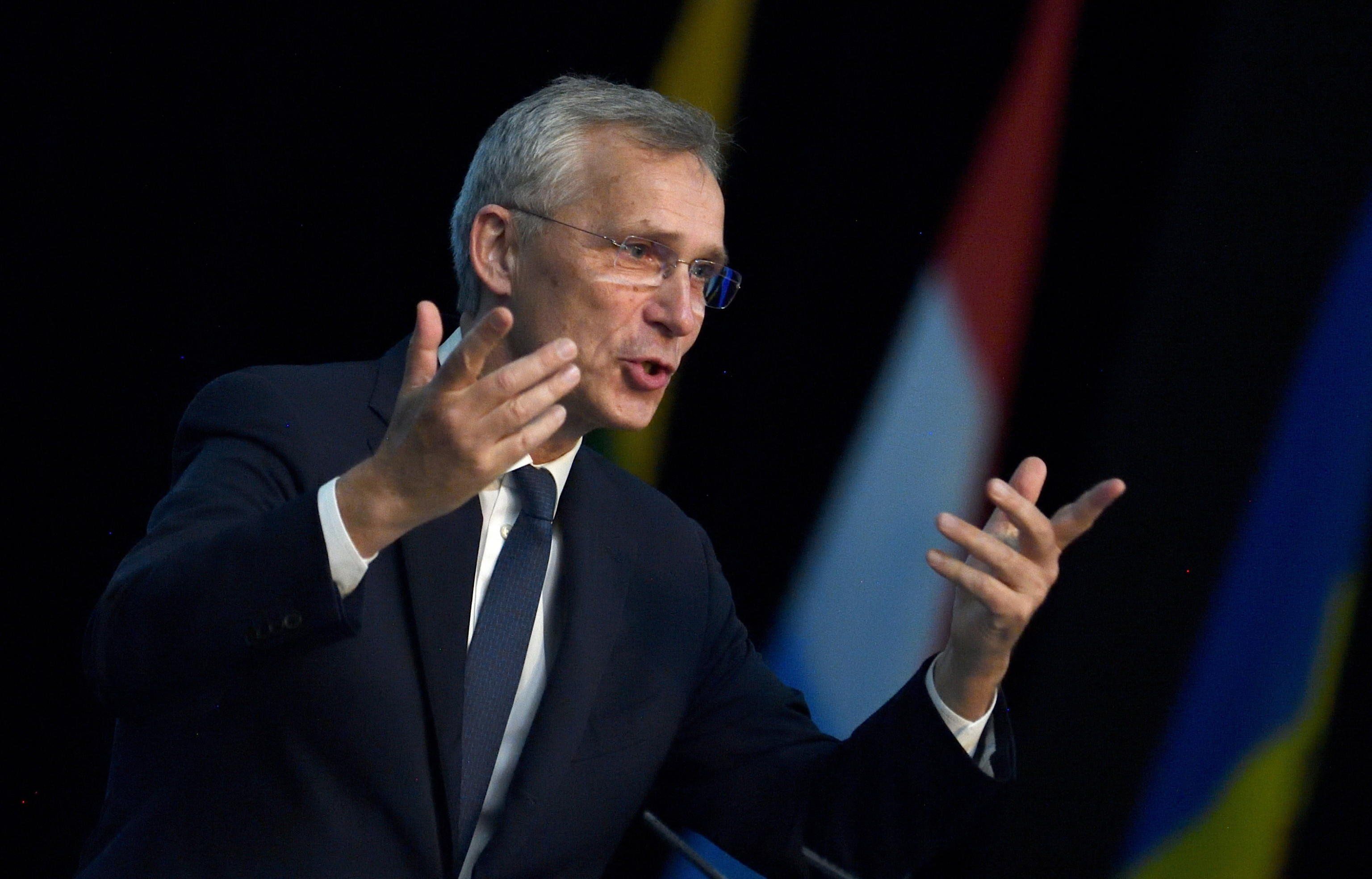 Armi contro Mosca, la Nato scarica il capo