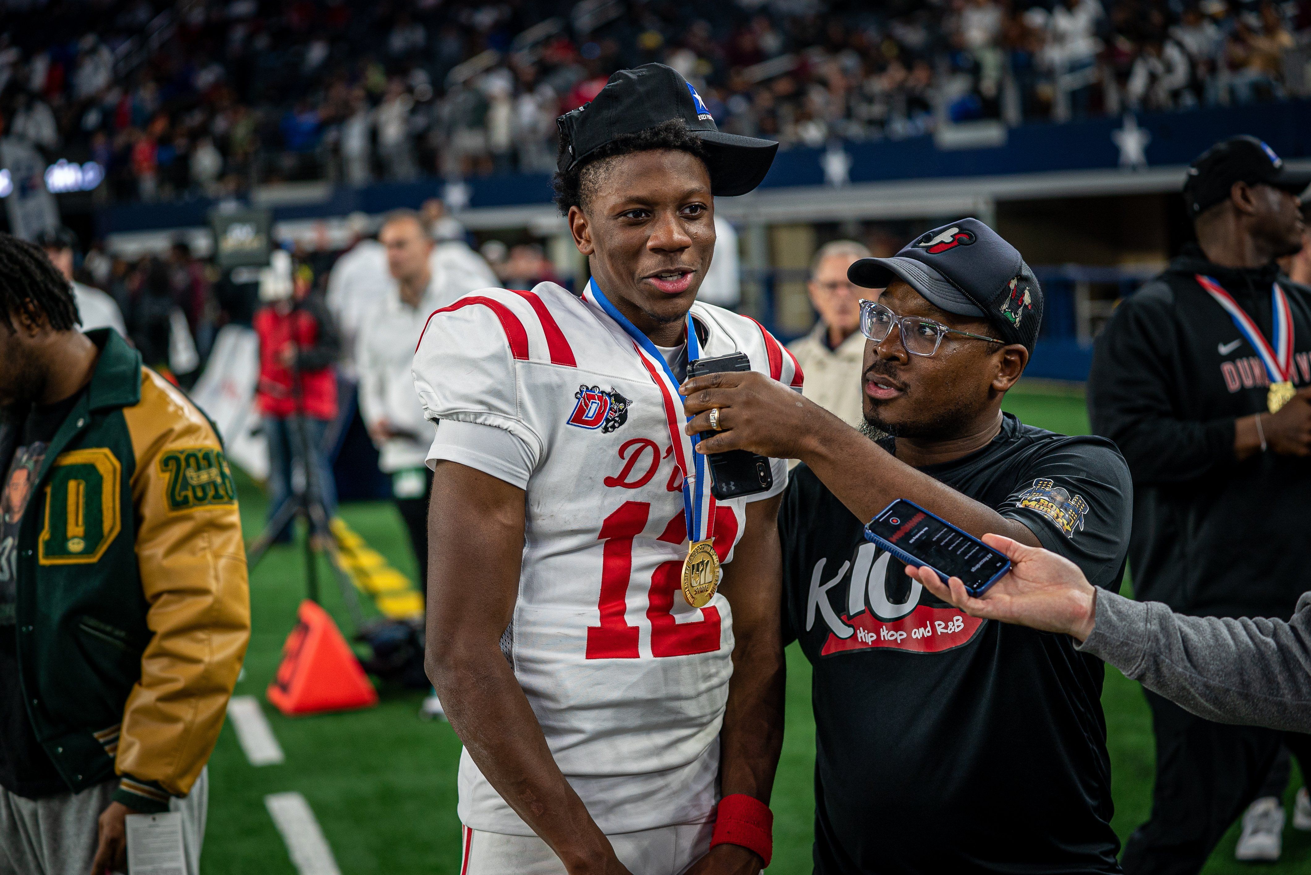 RING KING: Duncanville QB Russell Sits Atop Throne Of TXHSFB - VYPE